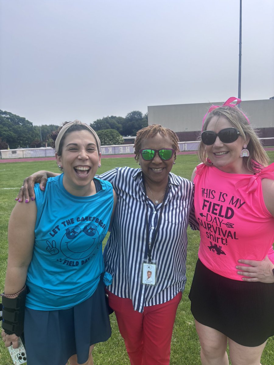 We got Dr. Williams at field day! <a href="/WindyWhales/">Windermere School</a>