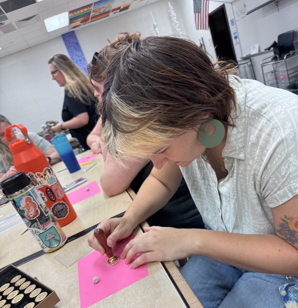 KrystleWright's tweet image. Thank you Mrs. Newton and Melissa for teaching Humble ISD’s Art educators about silver clay. #ShineALight #WMSRTB #HumbleISDArtists #BeEliteWMS #ChooseBetter @HumbleISD_WMS @HumbleISD @VisualArtHumble @HumbleISD_Arts