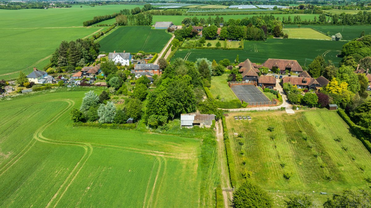 #Ceres Property are delighted to be bringing Newhouse &amp; Gosmere Farms, forming part of the historic Lee Court Estate, to the market. 
This block of #Grade1land &amp; farm buildings comprises of approximately 268.13 acres of land. View via link: bit.ly/4kqNlTR