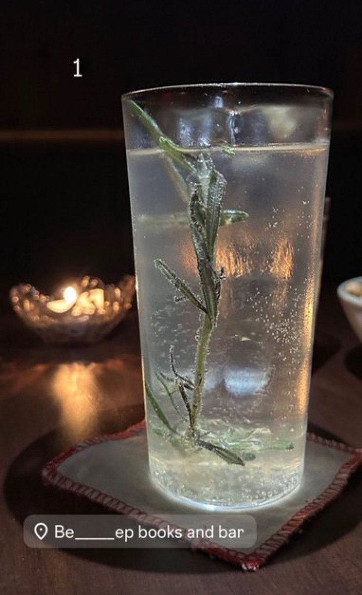 Tonilee_urluve's tweet image. I took Biu’s advice &amp;amp; tried a cocktail bar in Chon Buri, yummy!!! 💙🍸

Be_____ep books and bar 🥃
Nakorn, 4, Si Racha, Si Racha
District, Chon Buri 20110

HBD BUILD NEXT LEVEL DAY 
#Chapter31WithBuild
#BuildJakapan 
#Beyourluve 
@JakeB4rever