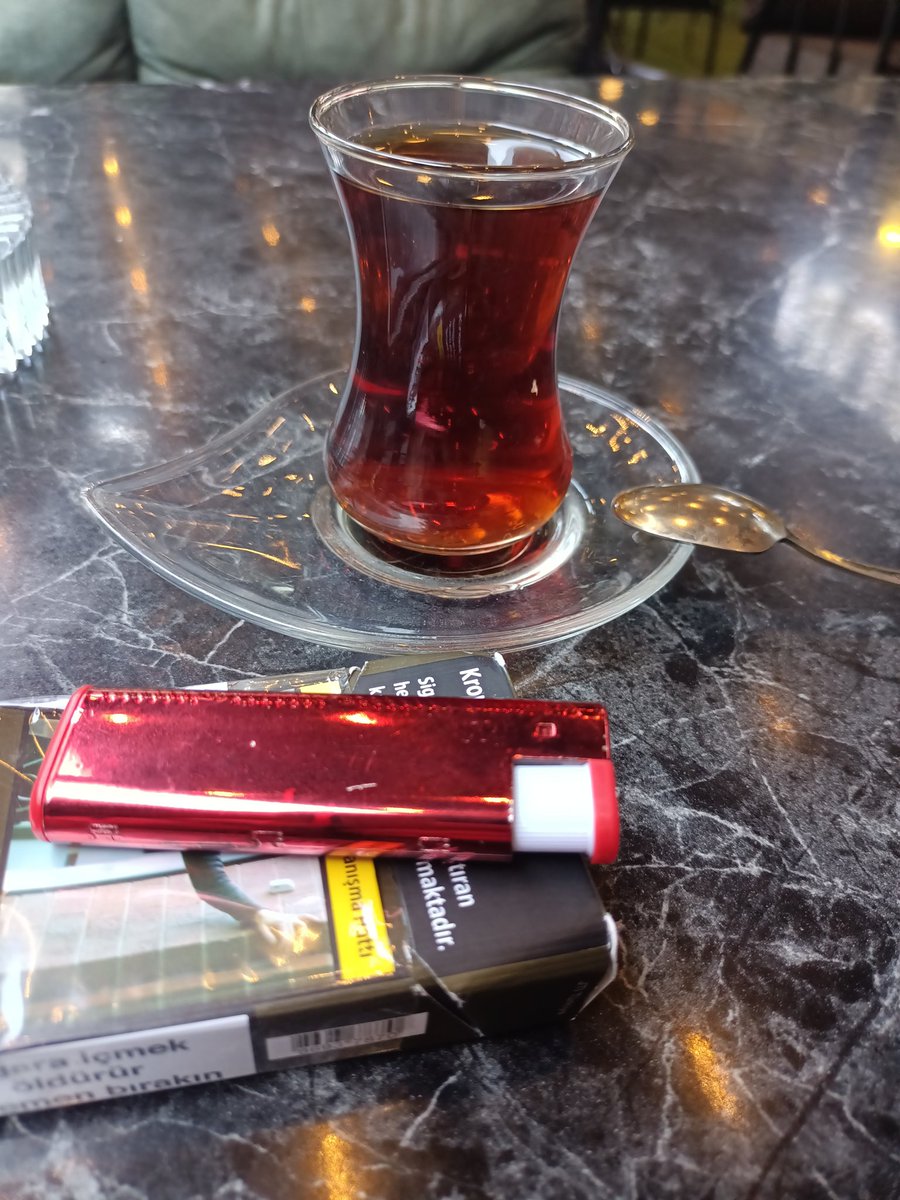 Çay içelimmi😂😂🥰