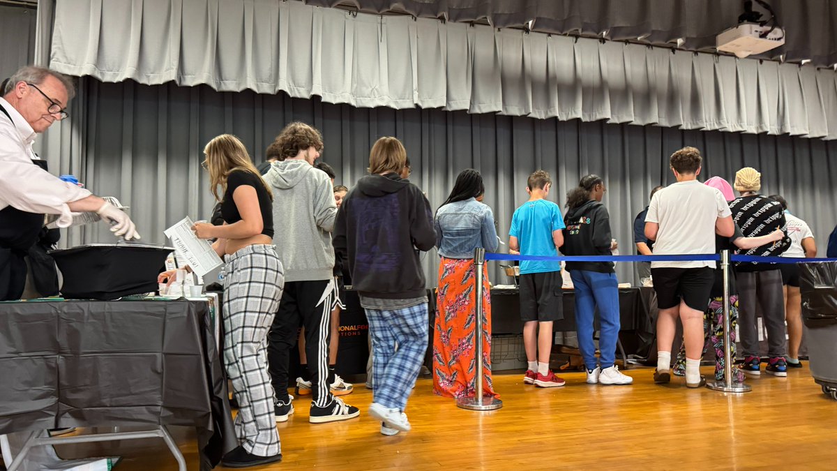 Thanks to the amazing students and staff at SMS for participating in the 6th annual CCPS mini food show!  Students did a great job sampling items and providing feedback for future menu options :) <a href="/SouthernMSCCPS/">Southern MS CCPS</a> <a href="/calvertnet/">Calvertnet</a>