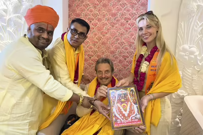 AnjaliLearn's tweet photo. ๐ Errol Musk Visits Ayodhya's Ram Mandir
Errol Musk, father of Elon Musk, visited the Ram Mandir in Ayodhya, offering prayers and supporting India's green technology initiatives during his trip.
#ErrolMusk #RamMandir #AyodhyaVisit #GreenTechIndia #CulturalExchange https://t.co/ono36aYYfo