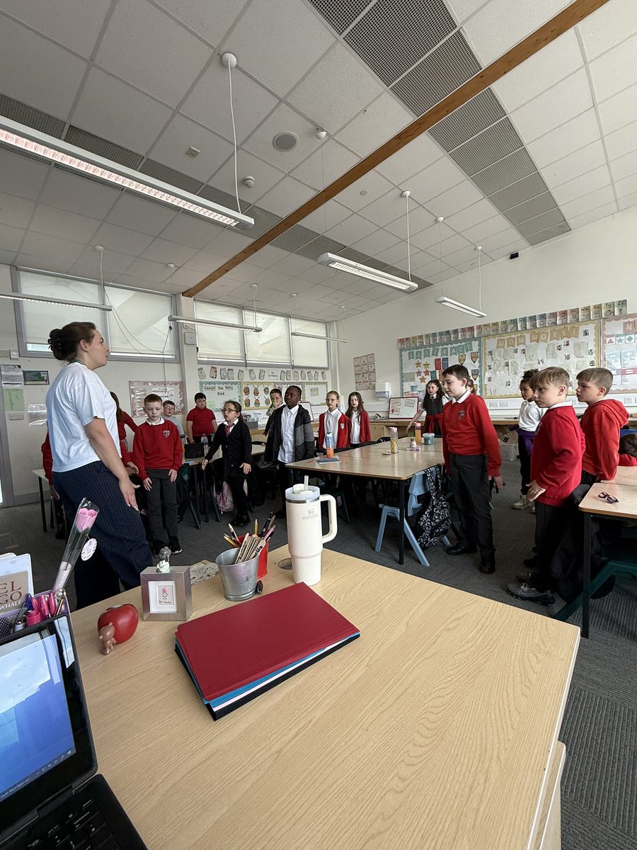 MissDoyleNPS's tweet photo. We loved our second singing session with Miss Howie this morning! ❤️🎵 @MissMcCallion_ https://t.co/hHY7hMKpWC