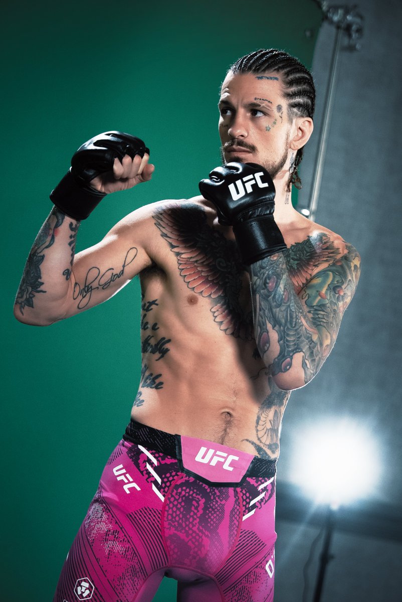 ufc's tweet photo. Bringing back the pink shorts 👀

[ #UFC316 | @SugaSeanMMA ] https://t.co/qQyWNmeDTc