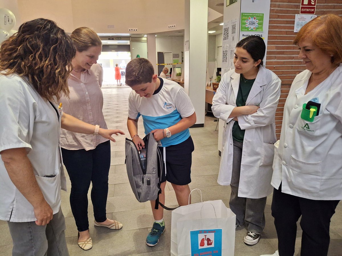 #PRIMARIA - Nuestro alumno Javier Estébanez ha ganado el concurso de dibujos de la semana sin humo.

Esta iniciativa viene desde el Centro de Salud de Carranque. El pasado jueves tuvo lugar la entrega de premios. ¡Enhorabuena, Javier!

#ColegioSanJosé #Málaga #FundaciónLoyola