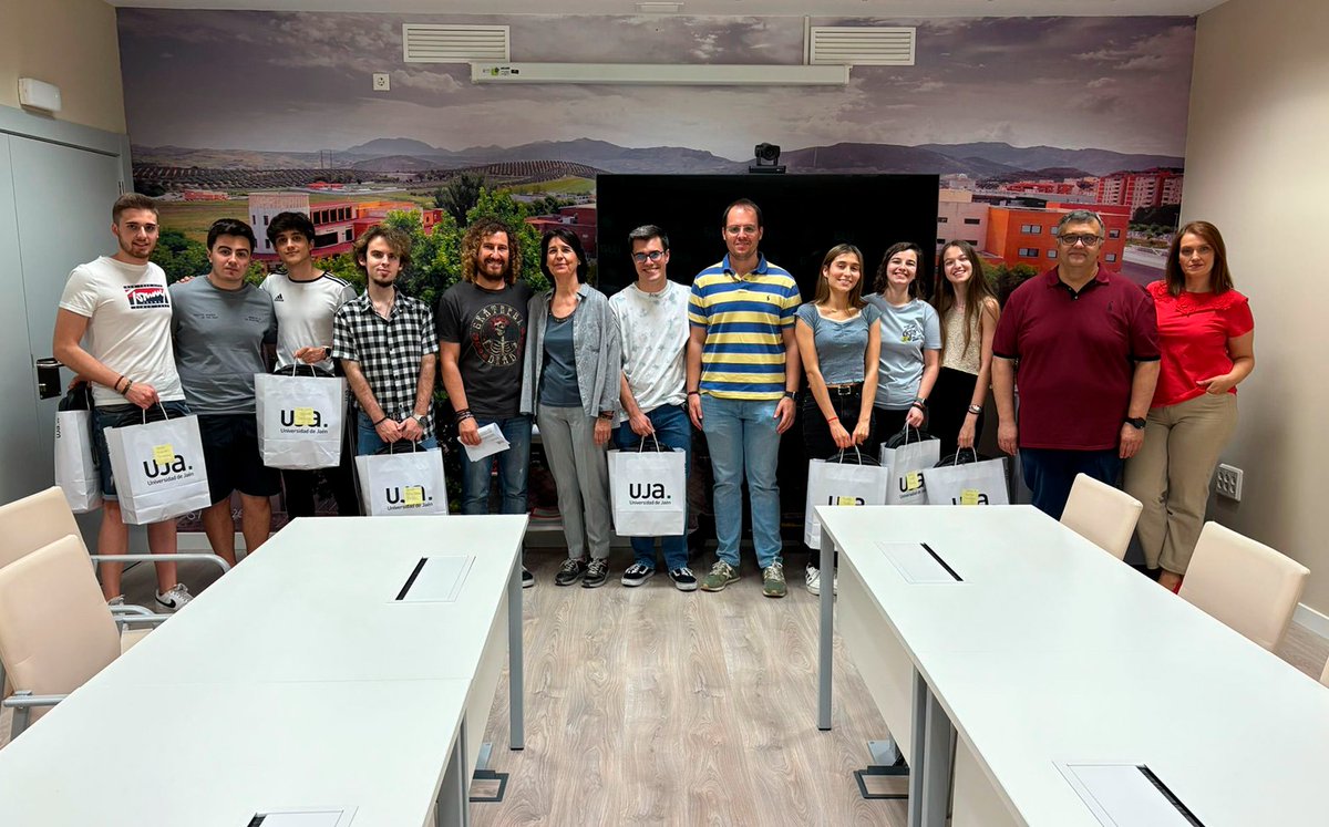‘La Hora del Código’ acerca la #Ingeniería #Informática a estudiantes de primaria y secundaria de toda la provincia
Una actividad para despertar vocaciones tecnológicas y acercar la programación a los más jóvenes.

eps.ujaen.es/noticias/la-ho…