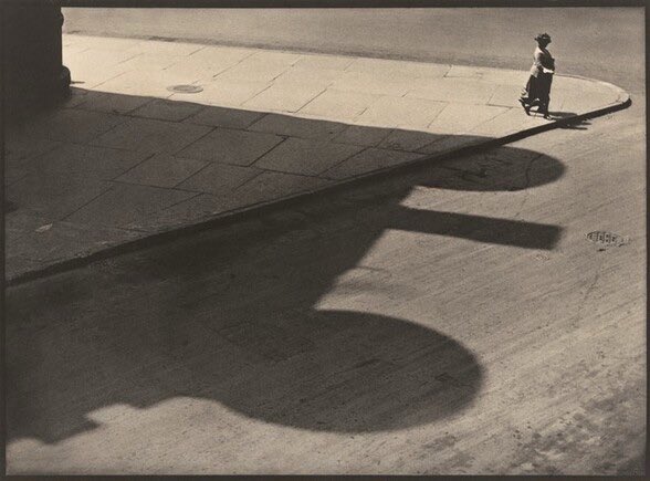 Paul Strand.

People, Streets of New York, 
83rd and West End Avenue.

1916.