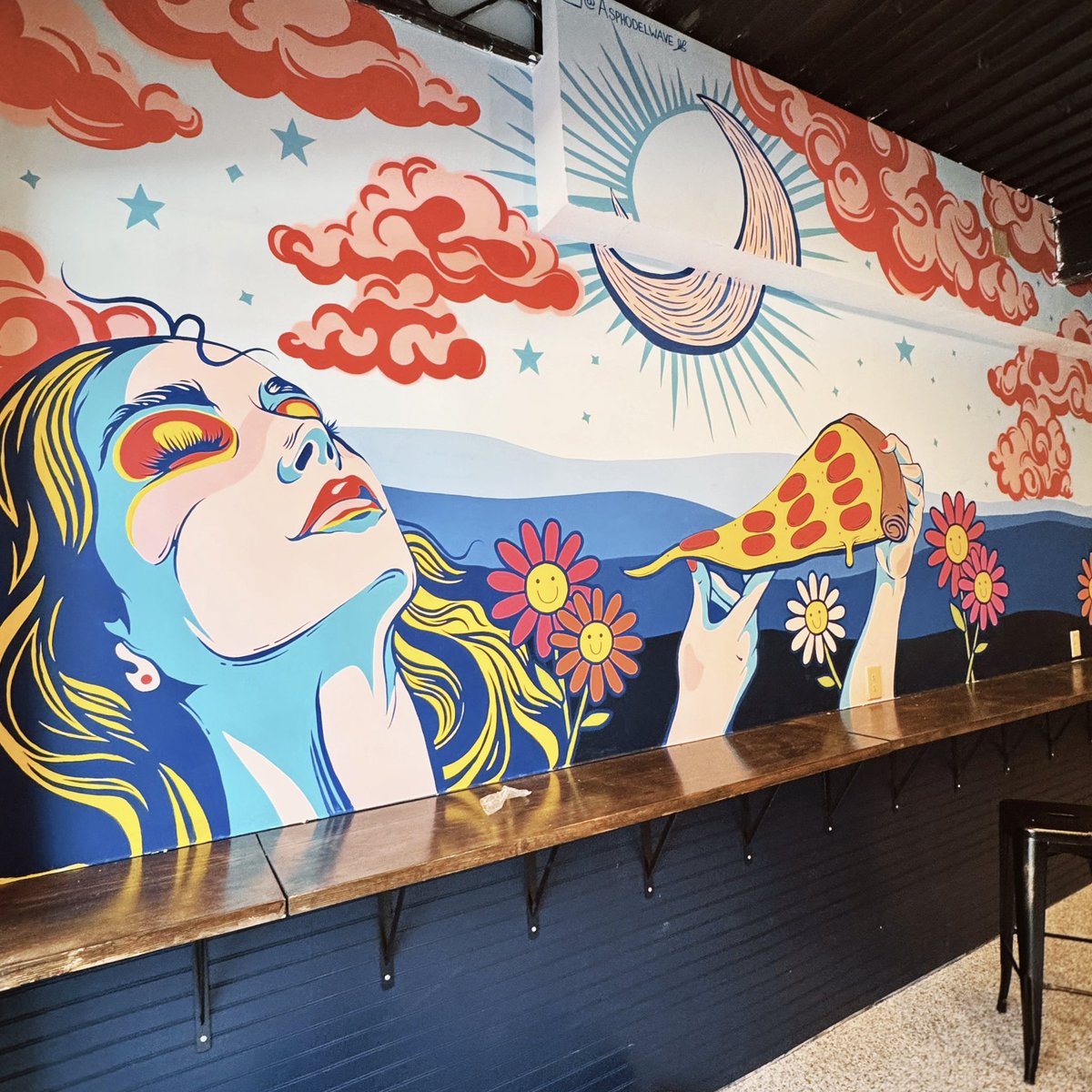 SNEAK PEEK 🍕👀 The amazing Carson Arnold just put the finishing touches on our mural at our newest Benny’s location—Benny Leone’s! #statecollege #pennstate