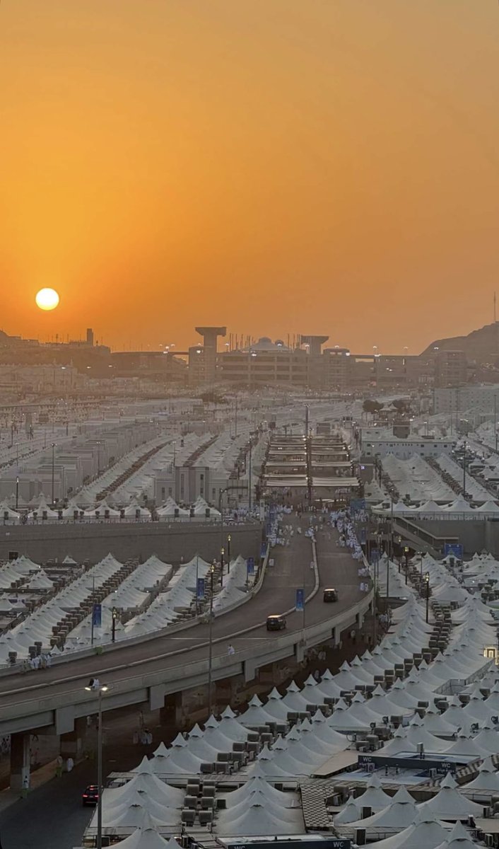 Sunset in Mina today, tomorrow’s sunrise the greatest day of the year…

#hajj