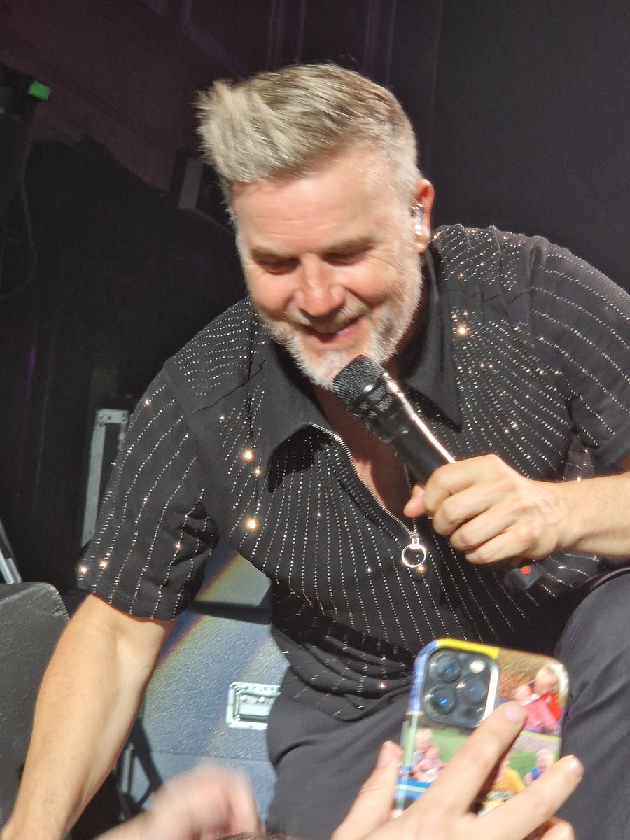 xsim1968x's tweet photo. Amazing night in Newcastle on Monday seeing the wonderful @GaryBarlow 😍🎤🎹🥰xx https://t.co/SDVvhv8hYF