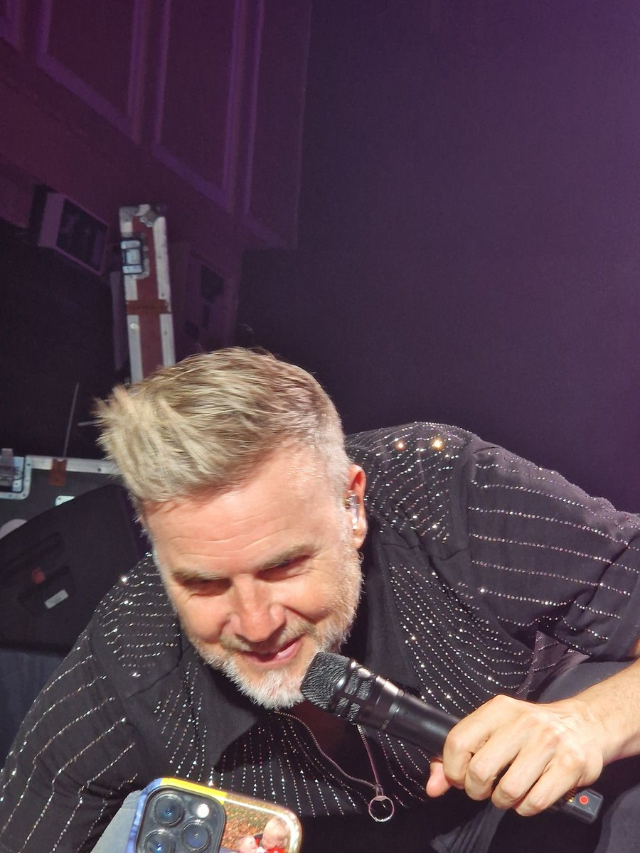 xsim1968x's tweet photo. Amazing night in Newcastle on Monday seeing the wonderful @GaryBarlow 😍🎤🎹🥰xx https://t.co/SDVvhv8hYF