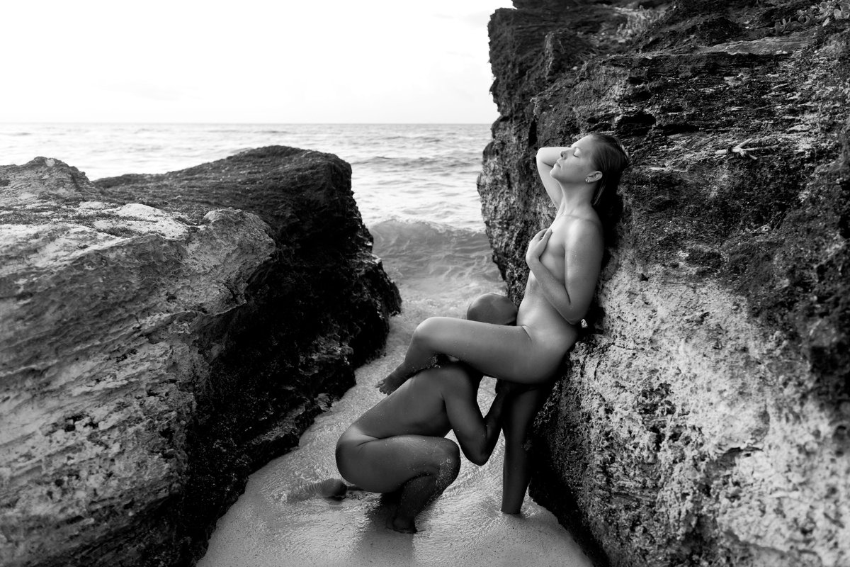 Client’s words: ‘show all the good stuff’ 😈 — your wish is my command. Let’s turn the heat up 🔥

Read their full experience:
 jorgerodriguez.photography/boudoir-photog…