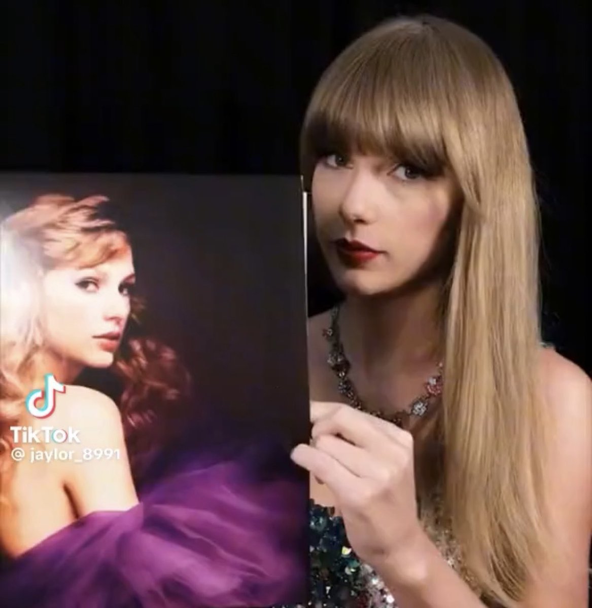 ela sempre evitando contato visual com o speak now