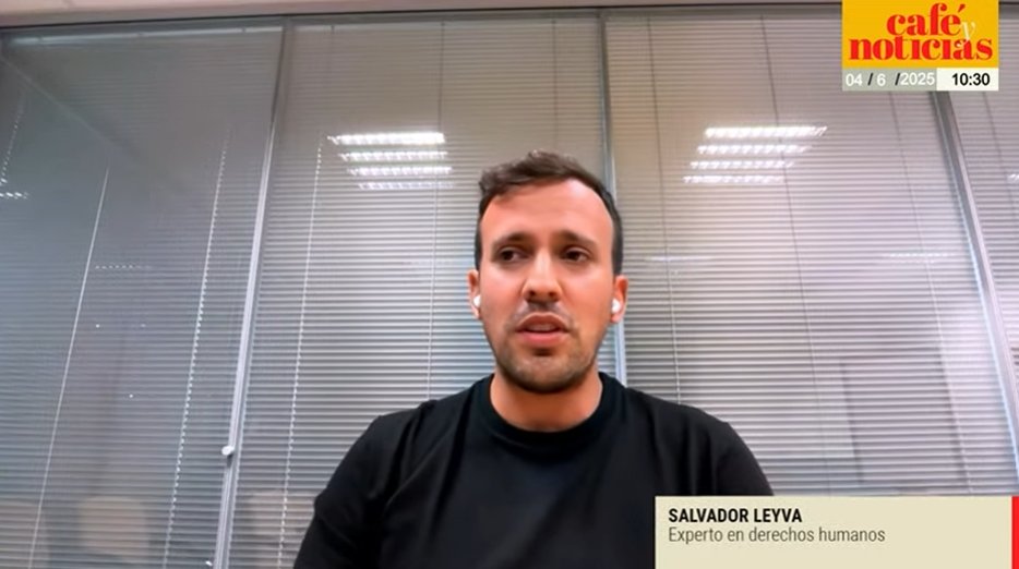 SinEmbargoMX's tweet photo. 🔴#EnVivo ¬ #CaféYNoticias

"Sara Irene Herrerías es conocida por su mal trabajo, es conocida entre las organizaciones de sociedad civil y víctimas de derechos humanos como una persona vengativa, una persona que negocia con los casos, una persona que utiliza los casos como favores políticos...": Salvador Leyva https://t.co/CY3hbotvpv