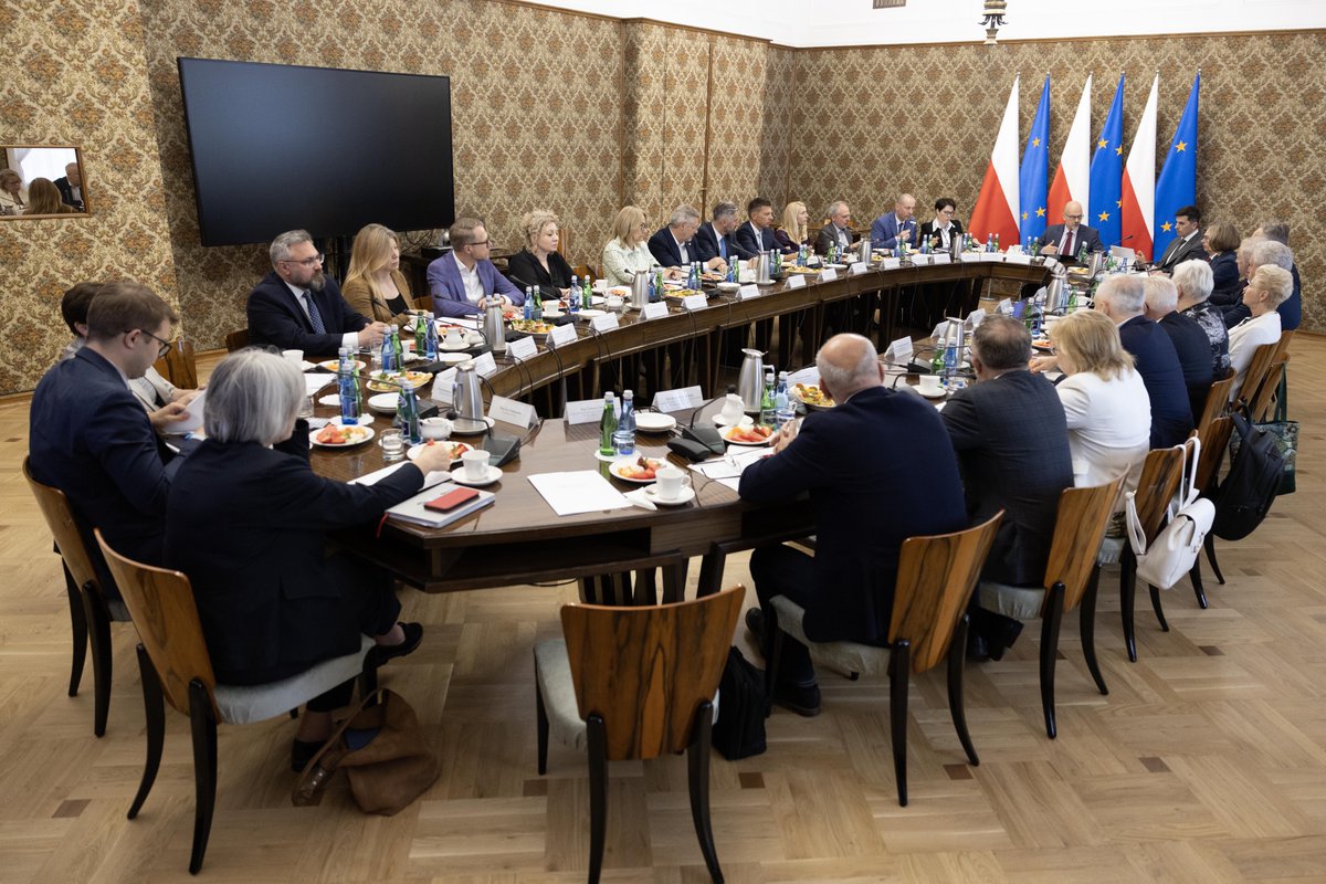 Maciej Berek (@maciejberek) on Twitter photo #raportderegulacja
Dziękuję
- przewodniczącym sejmowych i senackich komisji, które będą rozpatrywały rządowe projekty deregulacyjne,
- Szefowej Kancelarii <a href="/PolskiSenat/">Senat RP 🇵🇱</a>
- Dyrektorowi Generalnemu <a href="/KancelariaSejmu/">Sejm RP🇵🇱</a>
za przyjęcie zaproszenia do Kancelarii <a href="/PremierRP/">Kancelaria Premiera</a> na rozmowę o #raportderegulacja
Dziękuję
- przewodniczącym sejmowych i senackich komisji, które będą rozpatrywały rządowe projekty deregulacyjne,
- Szefowej Kancelarii <a href="/PolskiSenat/">Senat RP 🇵🇱</a>
- Dyrektorowi Generalnemu <a href="/KancelariaSejmu/">Sejm RP🇵🇱</a>
za przyjęcie zaproszenia do Kancelarii <a href="/PremierRP/">Kancelaria Premiera</a> na rozmowę o