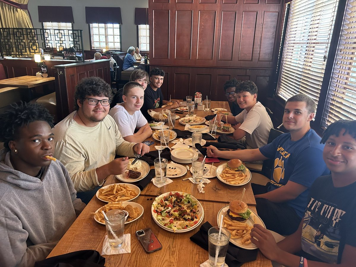 Off season team Coach Leachman and I were apart of with the dub!!! Eatting good!