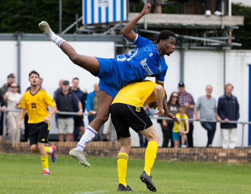 HallamFC1860's tweet photo. 𝐆𝐨𝐨𝐝 𝐥𝐮𝐜𝐤, 𝐊𝐡𝐚𝐥𝐢𝐝 🤝🏻

Khalid Suleiman has also left the club following two stints with us last season.

A great lad on and off the pitch, we wish him all the best in the future! 💙

#HallamFC https://t.co/ppjrDk02mo