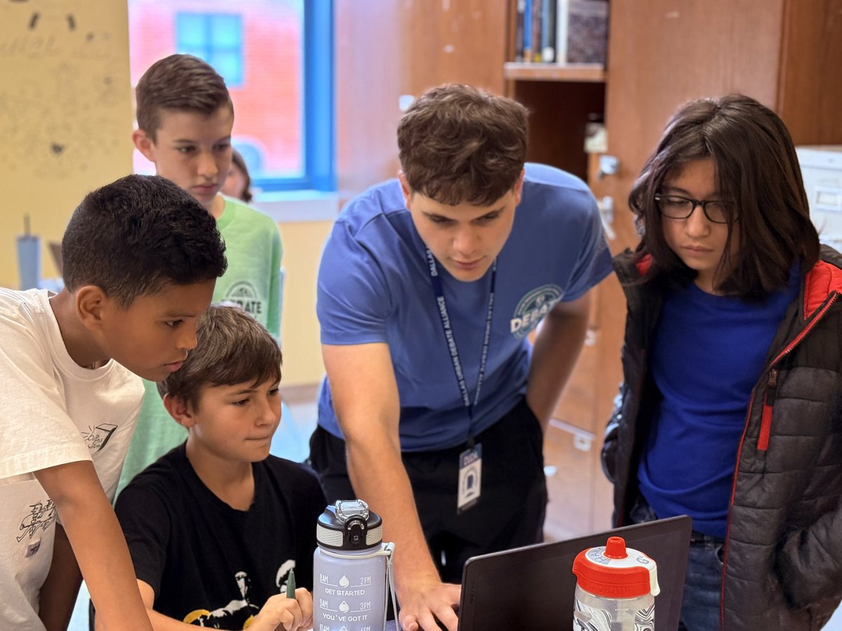 disdactivities's tweet image. Day 3 = Final Rounds! 84 students from 18 Dallas ISD secondary schools are bringing their best in full-length Policy, LD & World Schools debates. With expert coaching & fierce focus, the last day of debate camp is going strong. Students are gonna be ready for the new season! 🏆