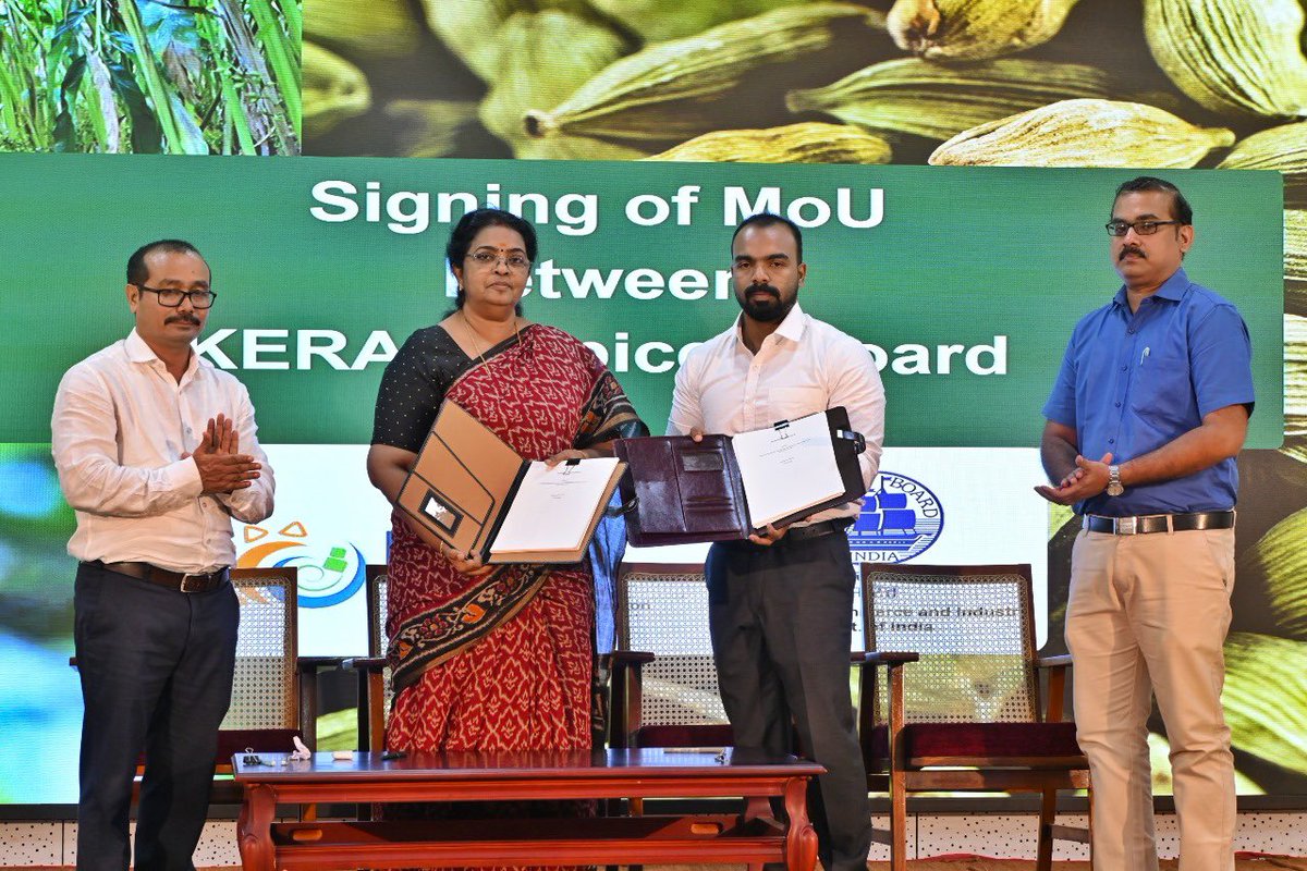 Spices_Board's tweet image. Spices Board joins hands with Kerala Govt for the KERA Project to support small cardamom growers in Idukki. MoU signed &amp;amp; induction training underway! 
@DoC_GoI 
#SpicesBoard #KERAProject #Cardamom #SustainableFarming #IdukkiFarmers #AgriDevelopment