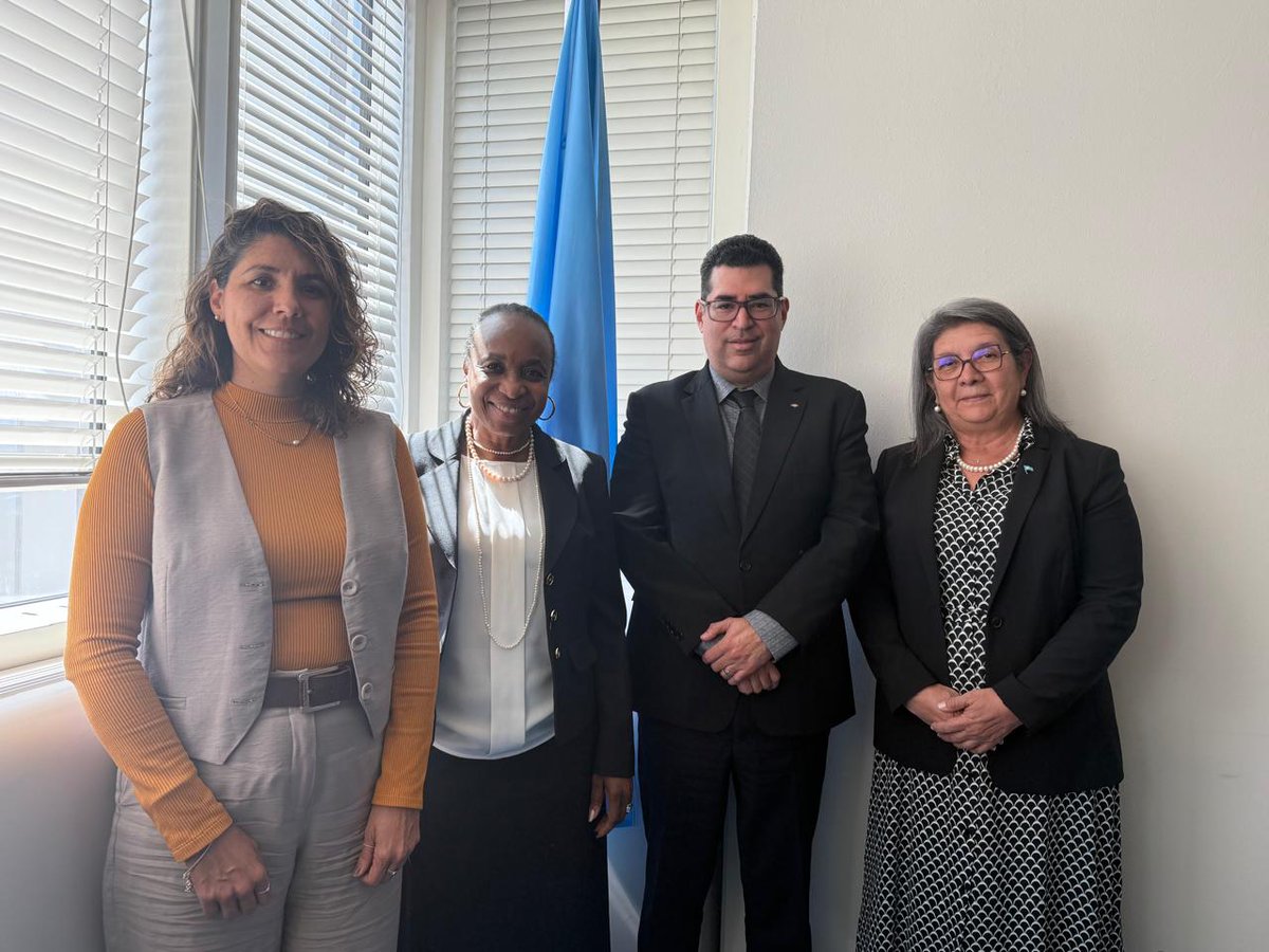 Reiterando el interés de la <a href="/ANDIHonduras/">ANDI HONDURAS</a> en el Programa País nuestro Presidente Ejecutivo <a href="/fgarciam/">Fernando Garcia M</a> acompañó a la Embajadora Elena Freike en la 53° periodo de Sesiones de la Junta de Desarrollo de <a href="/UNIDO/">UNIDO</a> donde se gestiono las acciones en pro del desarrollo de las industrias.