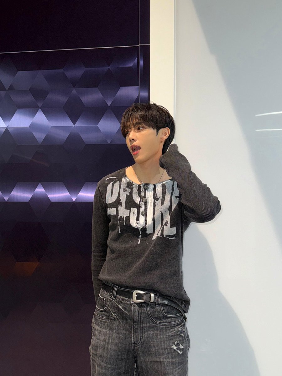 thegi_0's tweet photo. 히히내예뽀니....🫰🏻🫰🏻 https://t.co/wo5o6pwSN6