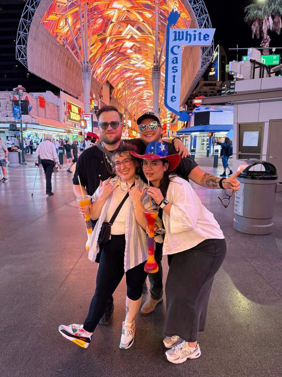 joebell_'s tweet image. The best thing about working in tech isn’t the hustle or the grind, it’s about flying to the other side of the planet to spend time with the friends you made along the way