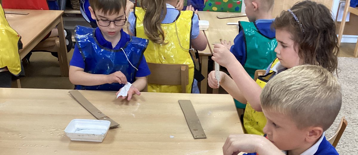 JCAWakefield's tweet image. Year 1 had fun exploring mod roc this afternoon - what will we make these into next?! @JCA__Art #recycle #concentration #newskills