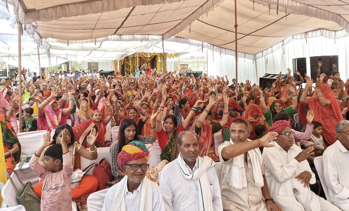 जयपुर ग्रामीण लोकसभा के विधानसभा क्षेत्र झोटवाड़ा के “ज्वाला नगरी जोबनेर” में सांसद कोष से निर्मित होने वाले अंबेडकर भवन का शिलान्यास किया। “आपका सांसद आपके द्वार” कार्यक्रम के अंतर्गत इस समारोह में सभी खटीक समाज के नागरिकों द्वारा किए गए आत्मीयता से परिपूर्ण स्वागत के लिए आभार।