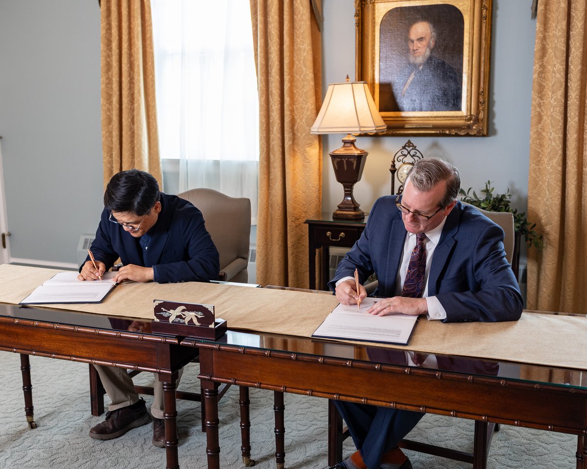 Wheaton College has signed a memorandum of agreement with Gospel &amp; City, the Korean branch of the U.S. based organizations The Gospel Coalition and City to City. This network is an ecumenical, church equipping movement comprising over eighty Evangelical churches in South Korea.