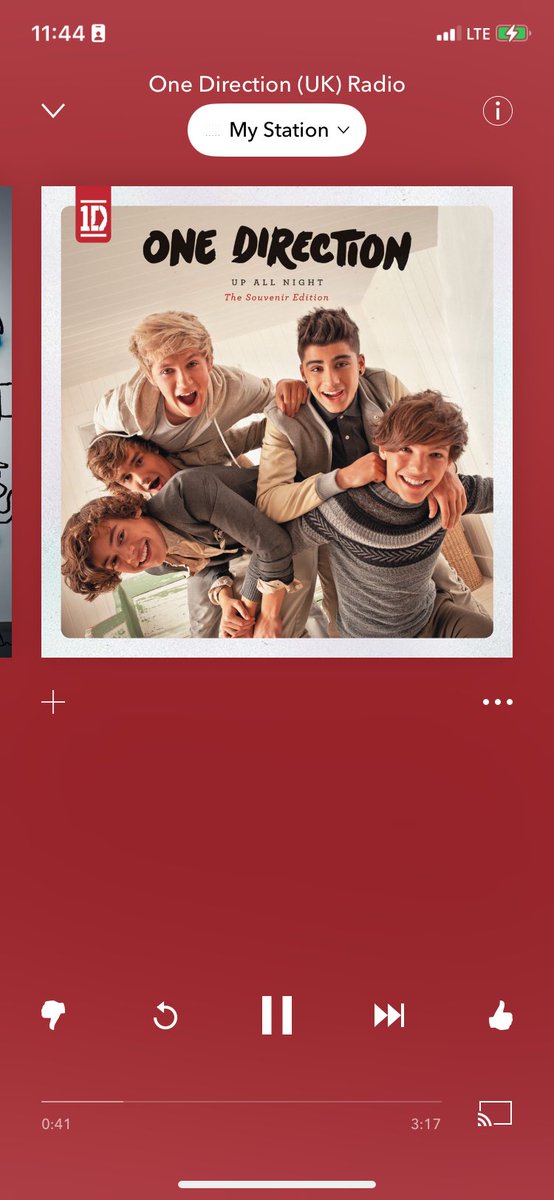 DirectionerJen_'s tweet image. Representing at work! No one even knows. They are either too old or too young but here I am…singing loud and proud. Doing the claps! In my own world. ✌🏻😎🖤