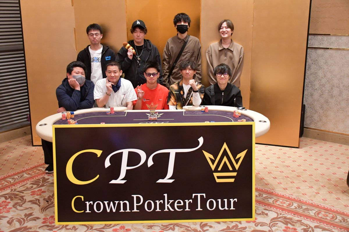 crown_p_t's tweet photo. ハイローラー優勝おめでとうございます!
友達に囲まれて最高の1枚 https://t.co/bm0TGYaQKM