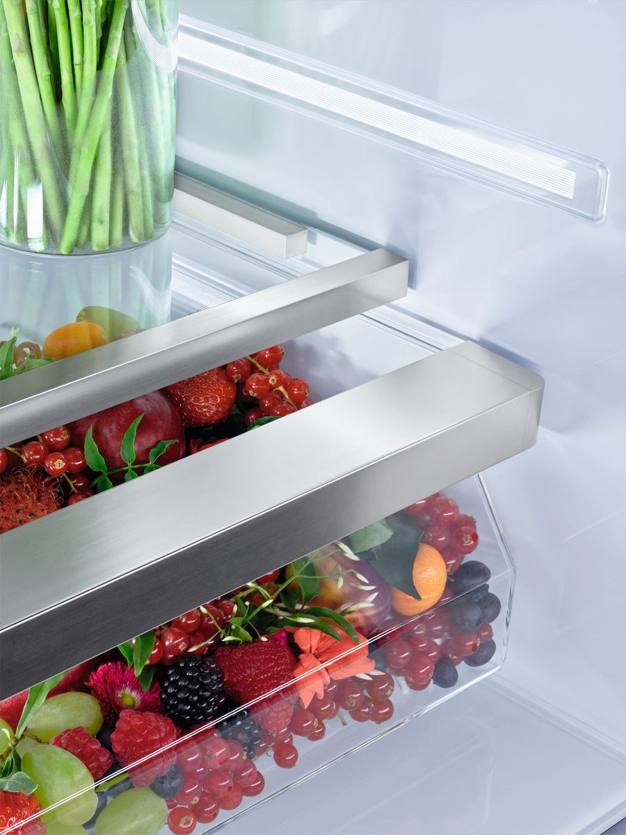 Get your fridge summer-ready with #Miele. 🥒🍓

MasterFresh &amp; DynaCool keep fruits &amp; veggies fresher, longer—so your kitchen stays as cool as your drinks.

Which fruit are you grabbing first? 🍇

#ImmerBesser #MieleUSA