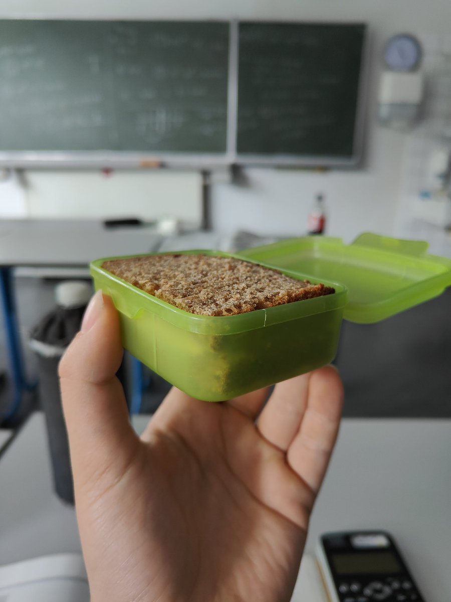 VTerek31's tweet image. Halluuuu herzlich willkommen hier, ich wollt euch nur kurz mein perfekt verpacktes Brot zeigen und das wars auch schon, Schüß :)