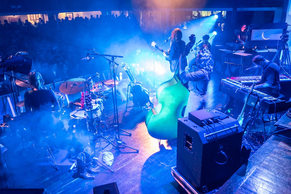 July tour with full band starts soon!
Full dates + cities + venues - bit.ly/IWTours
📷 by Lindsay McCutchan