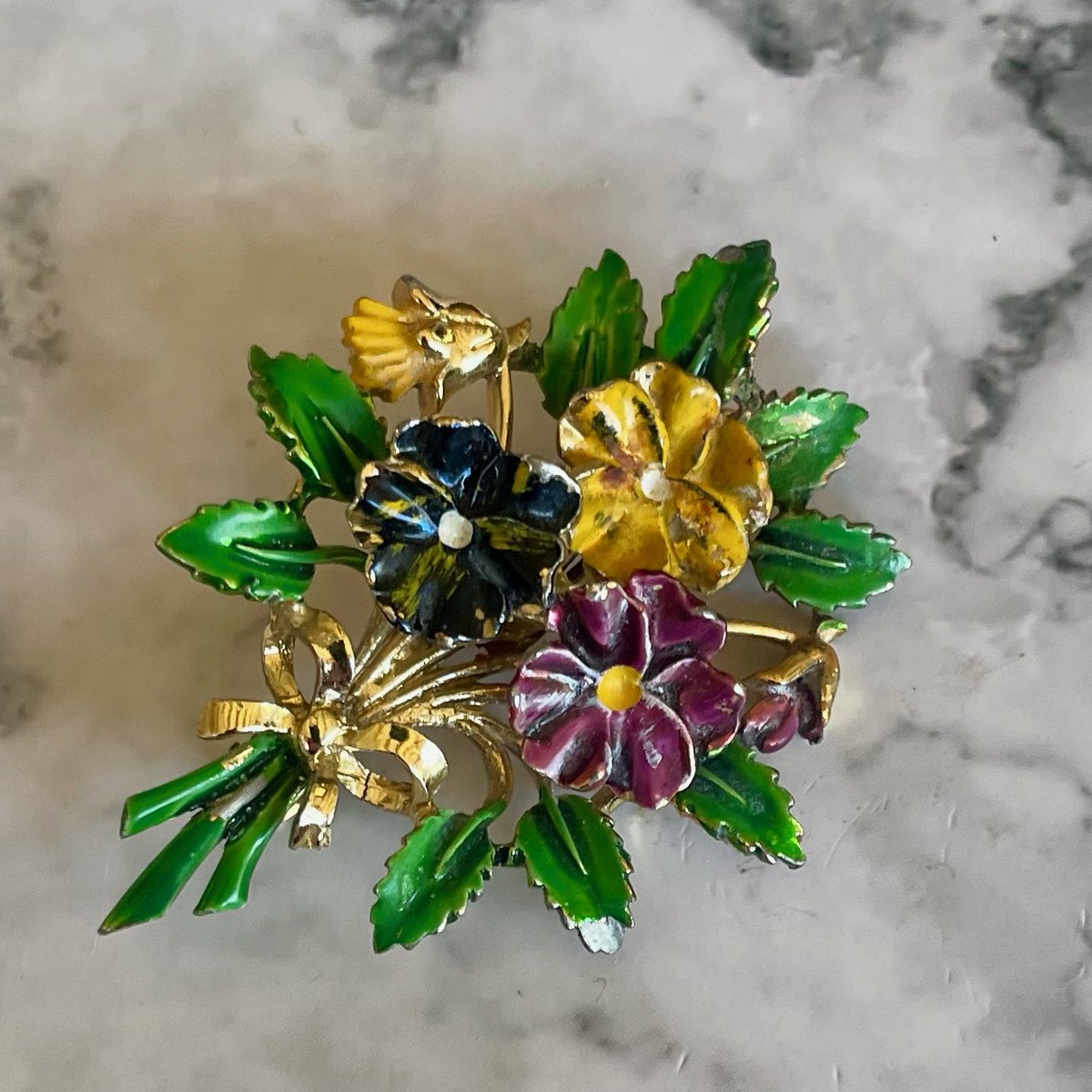 Sixtyplusurfers's tweet image. Sixtyplusurfers has teamed up with Annabel James to offer one lucky reader the chance to win a vintage Pansy Brooch. This beautiful enamelled brooch, signed Exquisite, is part of the iconic ‘Flowers’ Birthday series from the late 1950s/early 1960s. sixtyplusurfers.co.uk/fashion-and-ac…