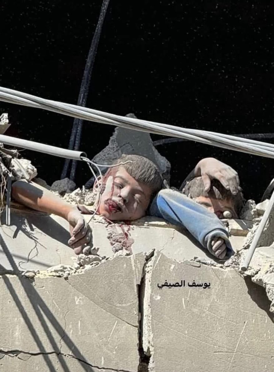 #غزة

لا نعلم الغيب نعم؛ لكننا نعلم أن للخذلان خذلانا، فمن خذل مسلما خذله الله، فكيف بمن خذل مئات الآلاف.

t.me/Al_Halabi1995