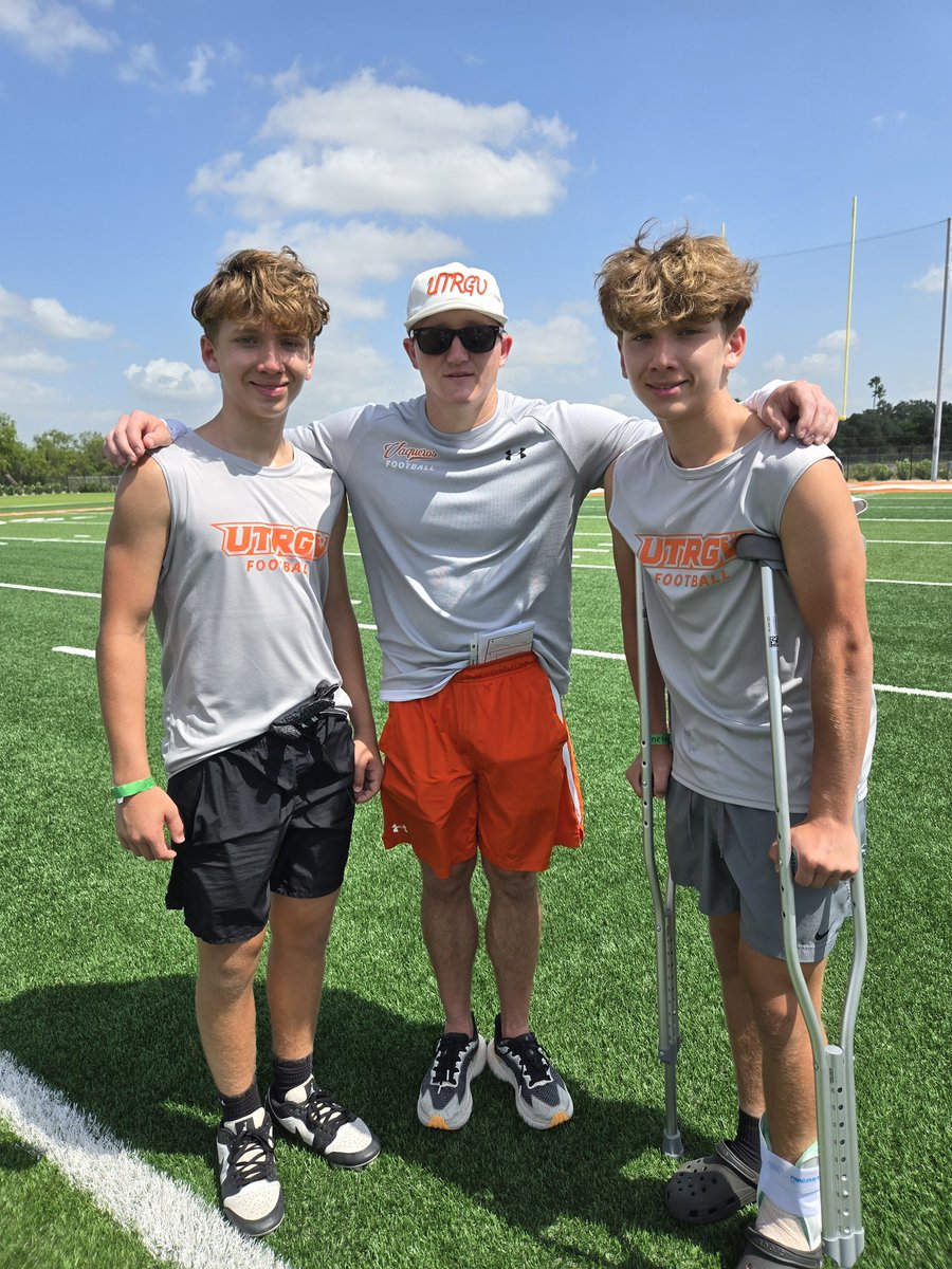 Dylan Casares (@dylancasares9) on Twitter photo Although I couldn’t participate in the UTRGV camp, my twin @ja123crez and I had a great time meeting the coaches and learning new things. <a href="/CoachJeffBowen/">Jeff Bowen</a> <a href="/CoachGHenderson/">Gunnar Henderson</a> Although I couldn’t participate in the UTRGV camp, my twin @ja123crez and I had a great time meeting the coaches and learning new things. <a href="/CoachJeffBowen/">Jeff Bowen</a> <a href="/CoachGHenderson/">Gunnar Henderson</a>