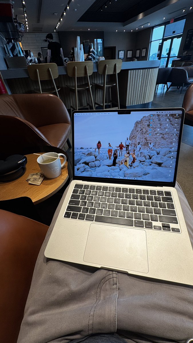 eClass1989's tweet image. Ok @Starbucks , have to say I love that you brought back in-store glassware 😊