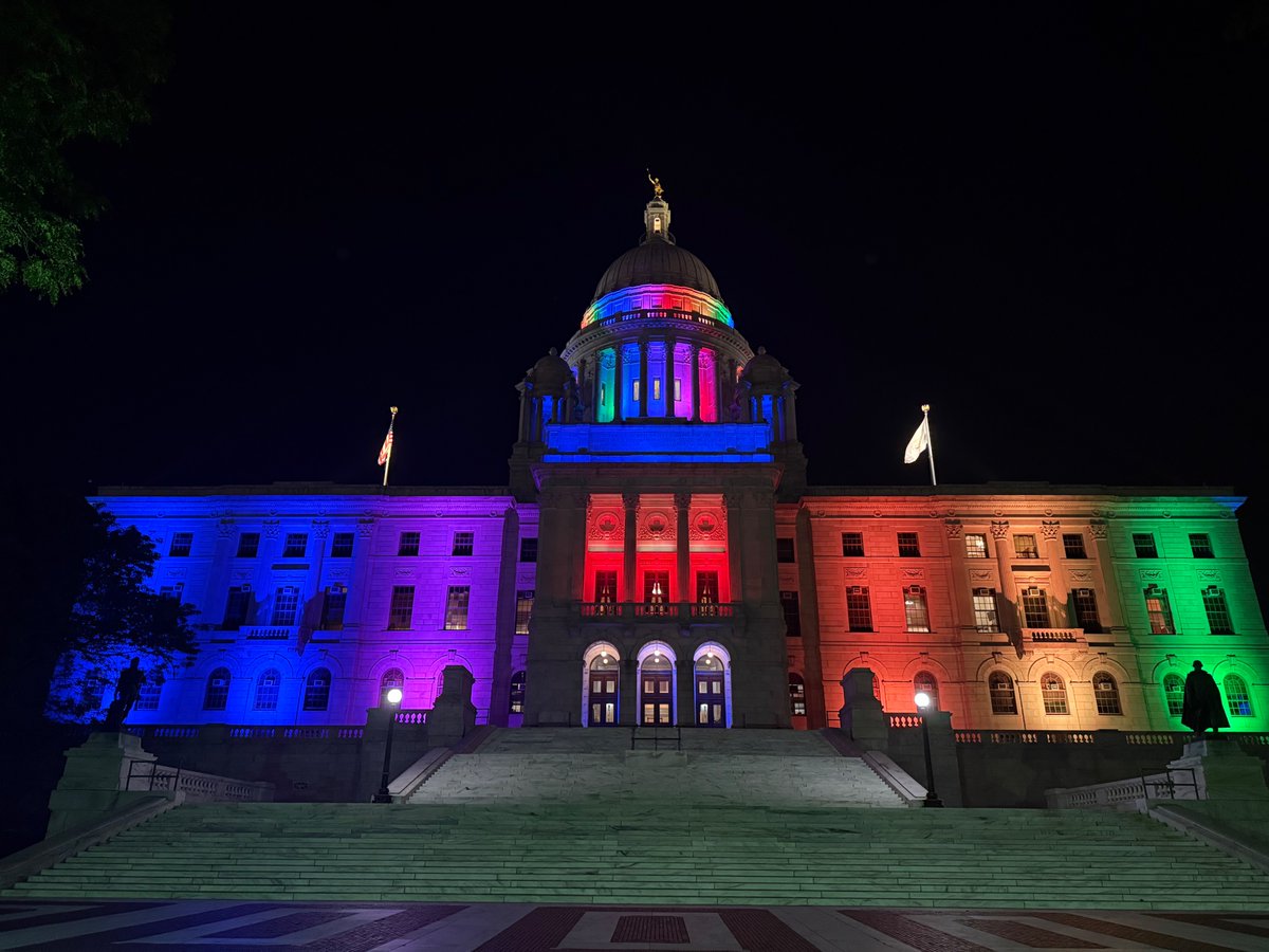 GovDanMcKee's tweet photo. 🌈 Last night the State House was lit to celebrate Rhode Island’s LGBTQ+ community. Happy Pride, Rhode Island! https://t.co/NmCUyTDNR6