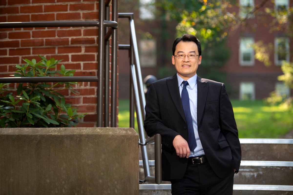 BucknellU's tweet image. Congratulations to Professor Michael Krout, Profesor Cymone Fourshey, Professor Chun-Miin "Jimmy" Chen, Professor Eric Kennedy, Professor Peter McNamara and Professor Katie Hays, who received outstanding teaching awards! 👏 #raybucknell
🔗 Read more: bit.ly/3Z76wtc