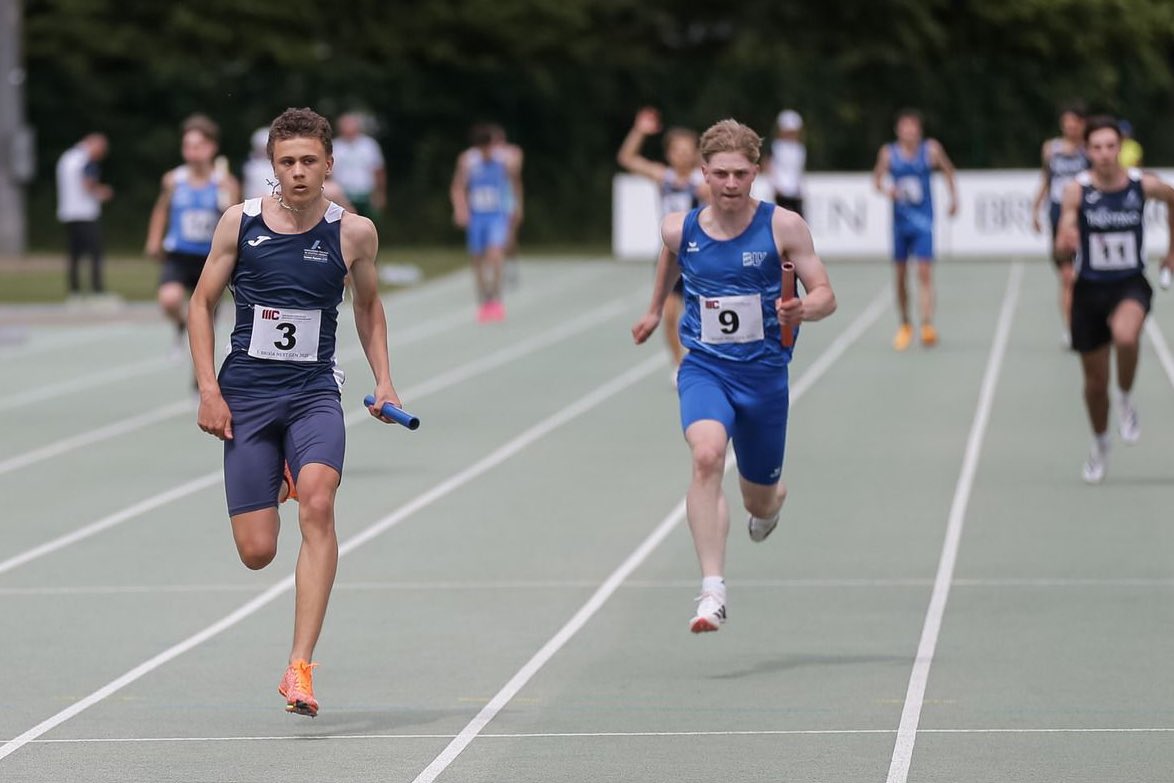 s_hetzner's tweet photo. 3rd place🥉in the 4x100m relay at brixia meeting https://t.co/j4H10ZhSPT
