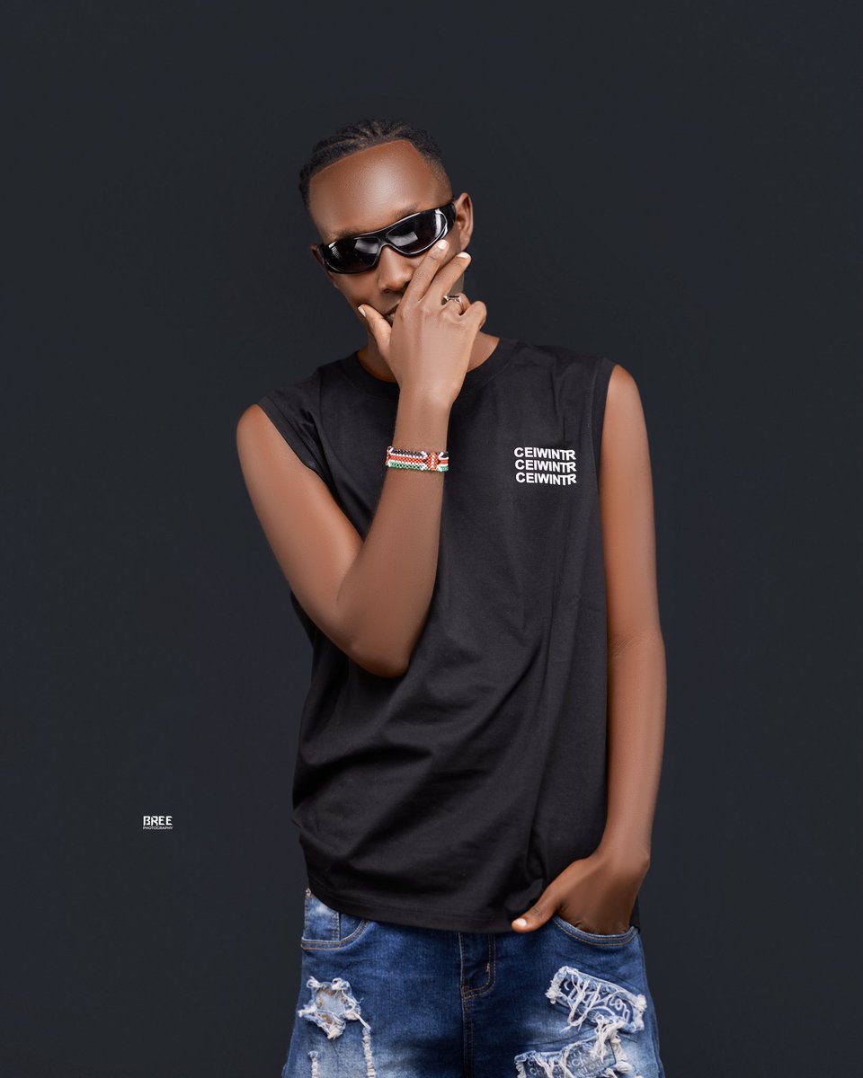 Unapologetically me
📸: <a href="/kigeziBoy/">JP The Photographer</a> | <a href="/breephotographi/">BREE PHOTOGRAPHY</a>