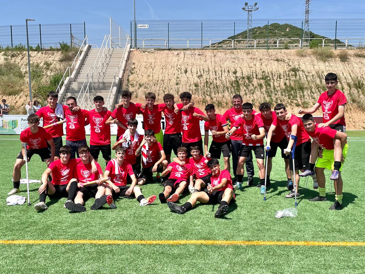 Federación Riojana de Fútbol (@fedriojafutbol) on Twitter photo 🏆 Finalizada la competición de Primera Cadete <a href="/fedriojafutbol/">Federación Riojana de Fútbol</a>, la <a href="/UDLogrones/">UD Logroñés</a> se ha proclamado campeón de la misma.
Enhorabuena‼️
📸 <a href="/CanteraUDLog/">UD Logroñés Cantera</a>
#FutbolRiojano
#CrecemosJuntos 🏆 Finalizada la competición de Primera Cadete <a href="/fedriojafutbol/">Federación Riojana de Fútbol</a>, la <a href="/UDLogrones/">UD Logroñés</a> se ha proclamado campeón de la misma.
Enhorabuena‼️
📸 <a href="/CanteraUDLog/">UD Logroñés Cantera</a>
#FutbolRiojano
#CrecemosJuntos