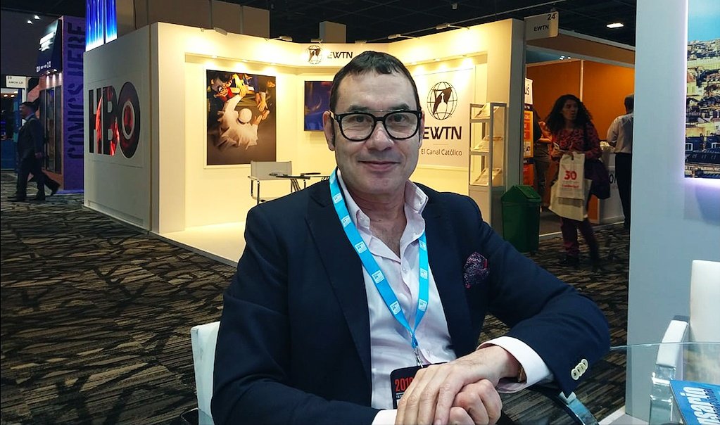 🎙️ Desde #Paris, Pompeyo Pino, director de Distribución de @rfi_es, habló con @laudestereo sobre los lazos entre América Latina y el mundo en el Encuentro de Radios Latinoamericanas.
Escucha la entrevista completa en #RevistaDeLaMañana 🌎📻 #RadiosLatAm #RFI