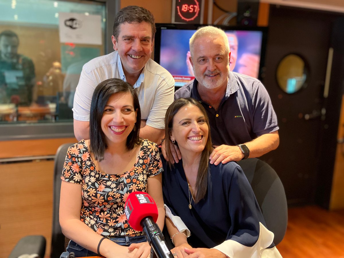 VERSIÓ RAC1 (@versiorac1) on Twitter photo ⚽ Arrenca el 𝐓𝐄𝐌𝐏𝐒 𝐀𝐅𝐄𝐆𝐈𝐓 amb <a href="/Marc_Serra/">Marc Serra</a> i
<a href="/EdgarFornos/">Edgar Fornós</a>, avui amb la col·laboració de:
➡️ <a href="/Aparicio_L/">Laura Aparicio</a>
➡️ <a href="/fredericporta/">Frederic Porta</a>
➡️ <a href="/josem49/">Cuandotuvasyovengo</a>
➡️ Marta Ramon
I la participació de <a href="/monfulquet/">mònica fulquet</a>
📻 rac1.cat/directe ⚽ Arrenca el 𝐓𝐄𝐌𝐏𝐒 𝐀𝐅𝐄𝐆𝐈𝐓 amb <a href="/Marc_Serra/">Marc Serra</a> i
<a href="/EdgarFornos/">Edgar Fornós</a>, avui amb la col·laboració de:
➡️ <a href="/Aparicio_L/">Laura Aparicio</a>
➡️ <a href="/fredericporta/">Frederic Porta</a>
➡️ <a href="/josem49/">Cuandotuvasyovengo</a>
➡️ Marta Ramon
I la participació de <a href="/monfulquet/">mònica fulquet</a>
📻 rac1.cat/directe