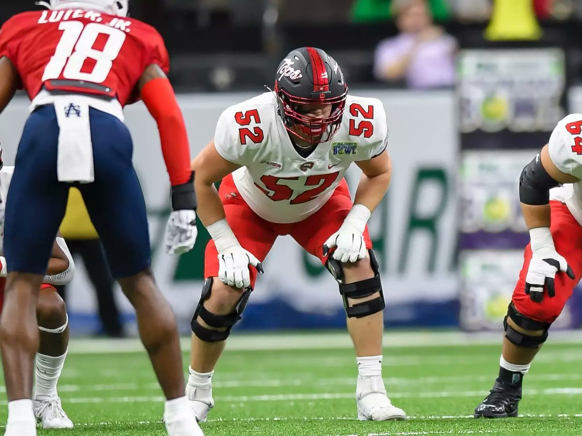 HERO Sports (@herosportsnews) on Twitter photo 🔸#CFB G5 Spotlight🔸
WKU OL Marshall Jackson (<a href="/marshaljackson9/">Marshall Jackson</a>)
-2025 R-Sr.
-6-6, 304 lbs
-All-CUSA 2nd Team
-Top 30 among FBS tackles in PFF's pass blocking grades in 2024 (min. 820 snaps)
📸Steve Roberts/<a href="/WKUFootball/">WKU Football</a>
<a href="/Coach_Helton/">Tyson Helton</a> <a href="/RickBowie2/">Rick Bowie</a> <a href="/CoachBernardi74/">Joe Bernardi</a> <a href="/SSN_WKU/">Sidelines - WKU</a> 🔸#CFB G5 Spotlight🔸
WKU OL Marshall Jackson (<a href="/marshaljackson9/">Marshall Jackson</a>)
-2025 R-Sr.
-6-6, 304 lbs
-All-CUSA 2nd Team
-Top 30 among FBS tackles in PFF's pass blocking grades in 2024 (min. 820 snaps)
📸Steve Roberts/<a href="/WKUFootball/">WKU Football</a>
<a href="/Coach_Helton/">Tyson Helton</a> <a href="/RickBowie2/">Rick Bowie</a> <a href="/CoachBernardi74/">Joe Bernardi</a> <a href="/SSN_WKU/">Sidelines - WKU</a>