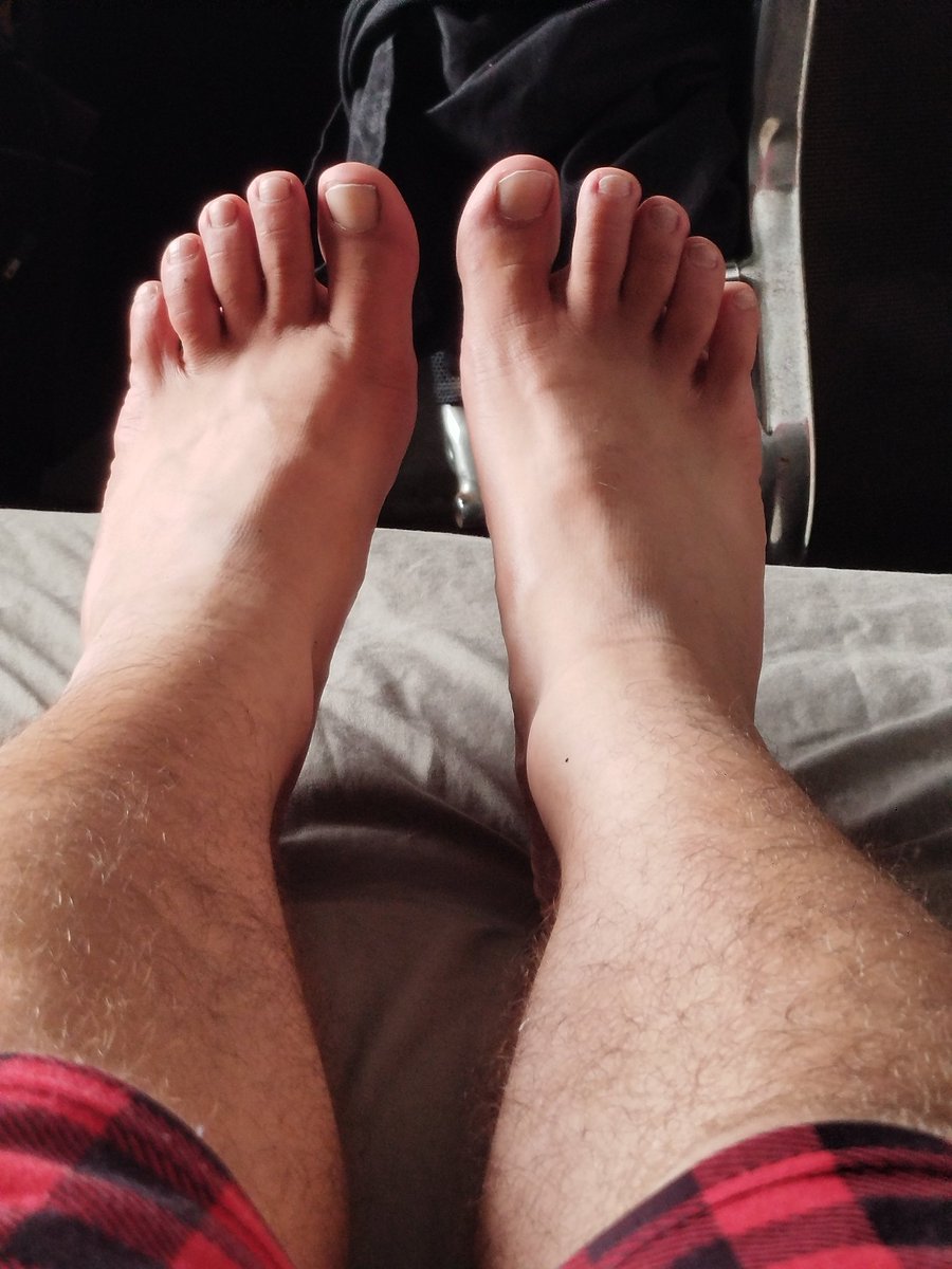 #malefeet #malefeetlovers #malefootfetish #manfootfetish #mensfeer #malefeetlovers #gayfeet #gayfootfetish