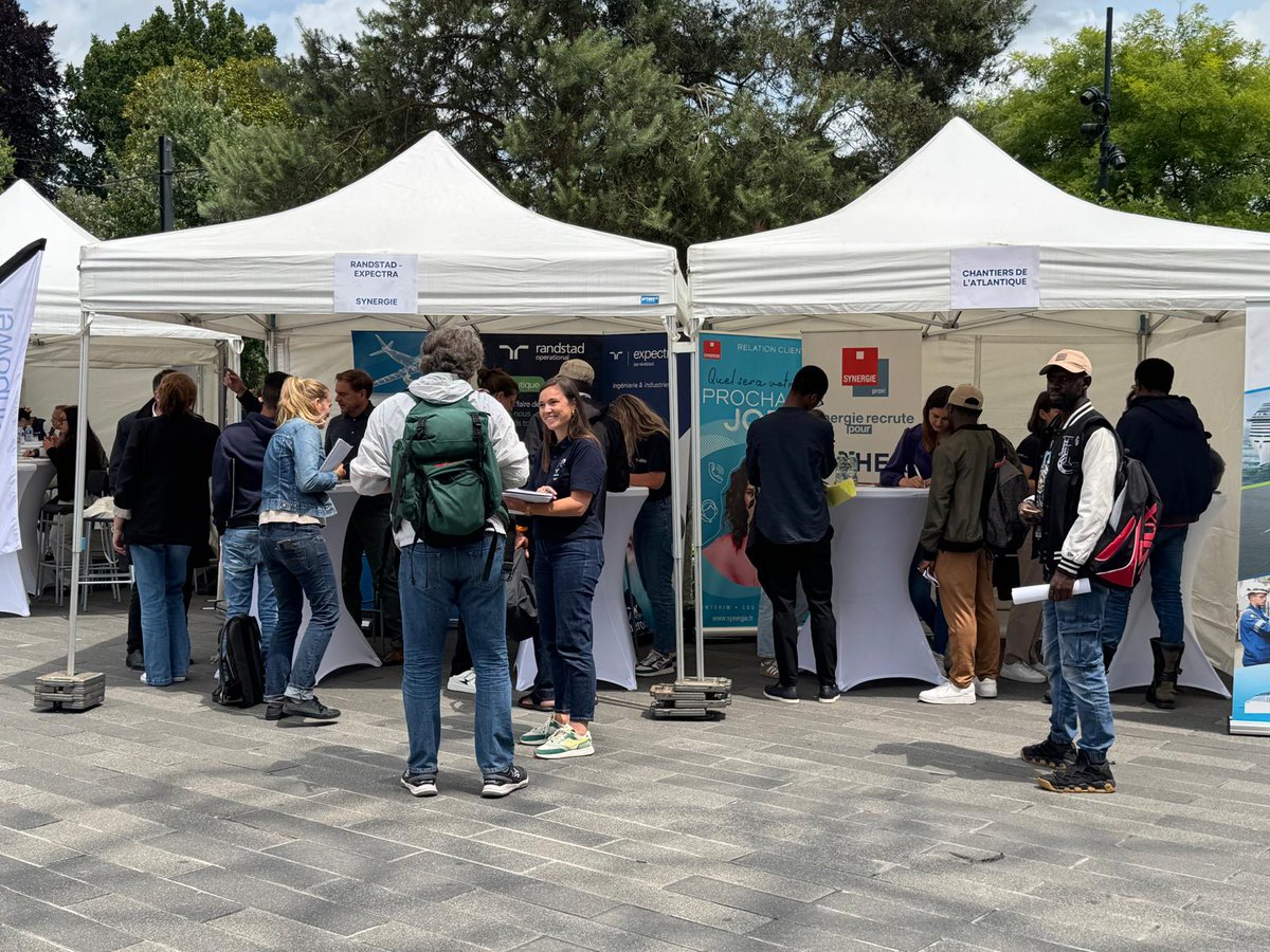 #Emploi | Aujourd'hui, les candidats avaient RDV à #Nantes sur 3 villages Jobdating installés aux stations de trams Gare Nord, Commerce, et Bretagne.

👉 Ils ont pu échanger avec les recruteurs de 60 entreprises qui proposaient plus de 1 000 offres d'emploi et de formation.