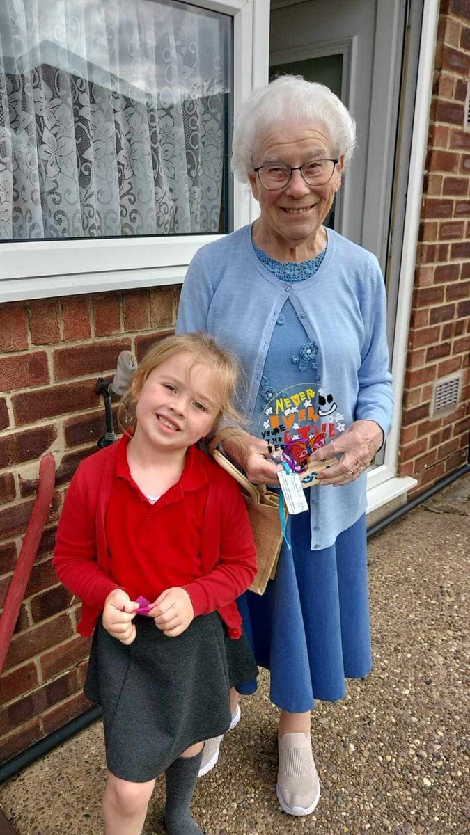 The handmade gifts created by the children attending our Choose Kindness club are beginning to meet their new owners. Spreading some happiness across the City of Doncaster. Thanks to <a href="/yourheartsminds/">Your Hearts and Minds</a> for providing funding for our project. #choosekindness